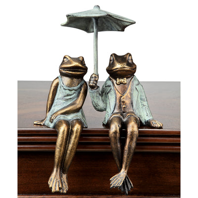 Sophisticated Frog Couple Shel