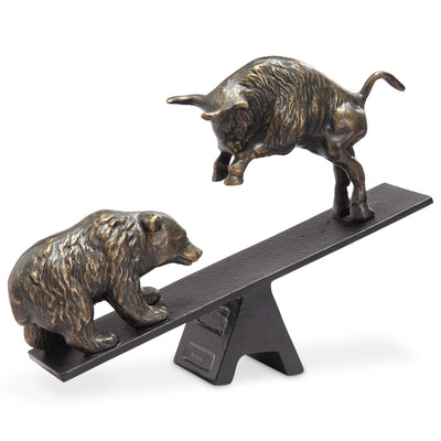 Wall Street Struggle (bull and