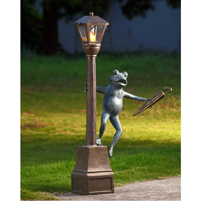 Streetlight Frog Garden Lanter