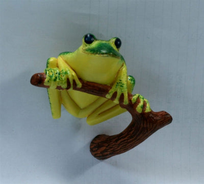 Tree Frog on Branch Magnet